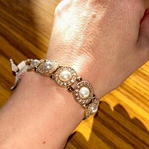 NWT Boutique Faux Pearl Diamond Gold Stretch Costume Jewelry Bracelet